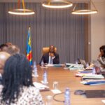 Butembo : Des personnes de bonne volonté donnent leur contribution pour les travaux de construction de l’Hôpital gériatrique de Mungo Materete